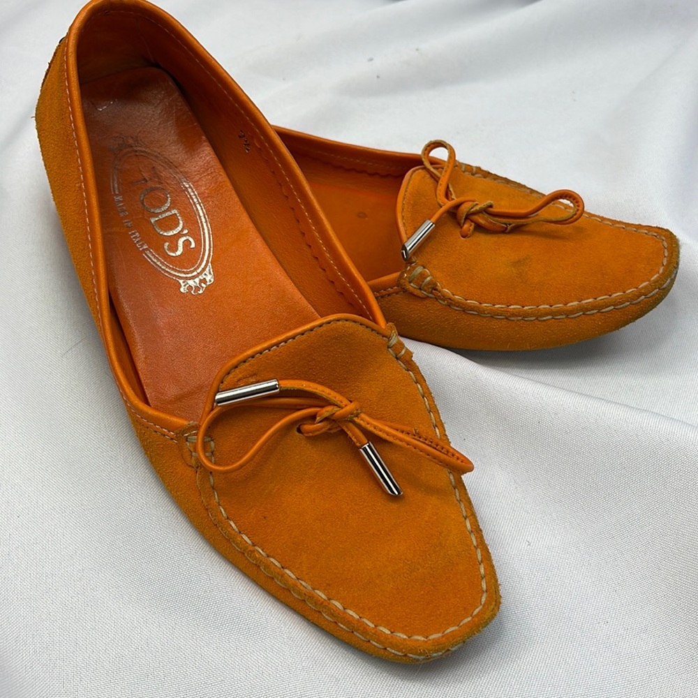 Sz7.7 TOD’S loafers orange leather